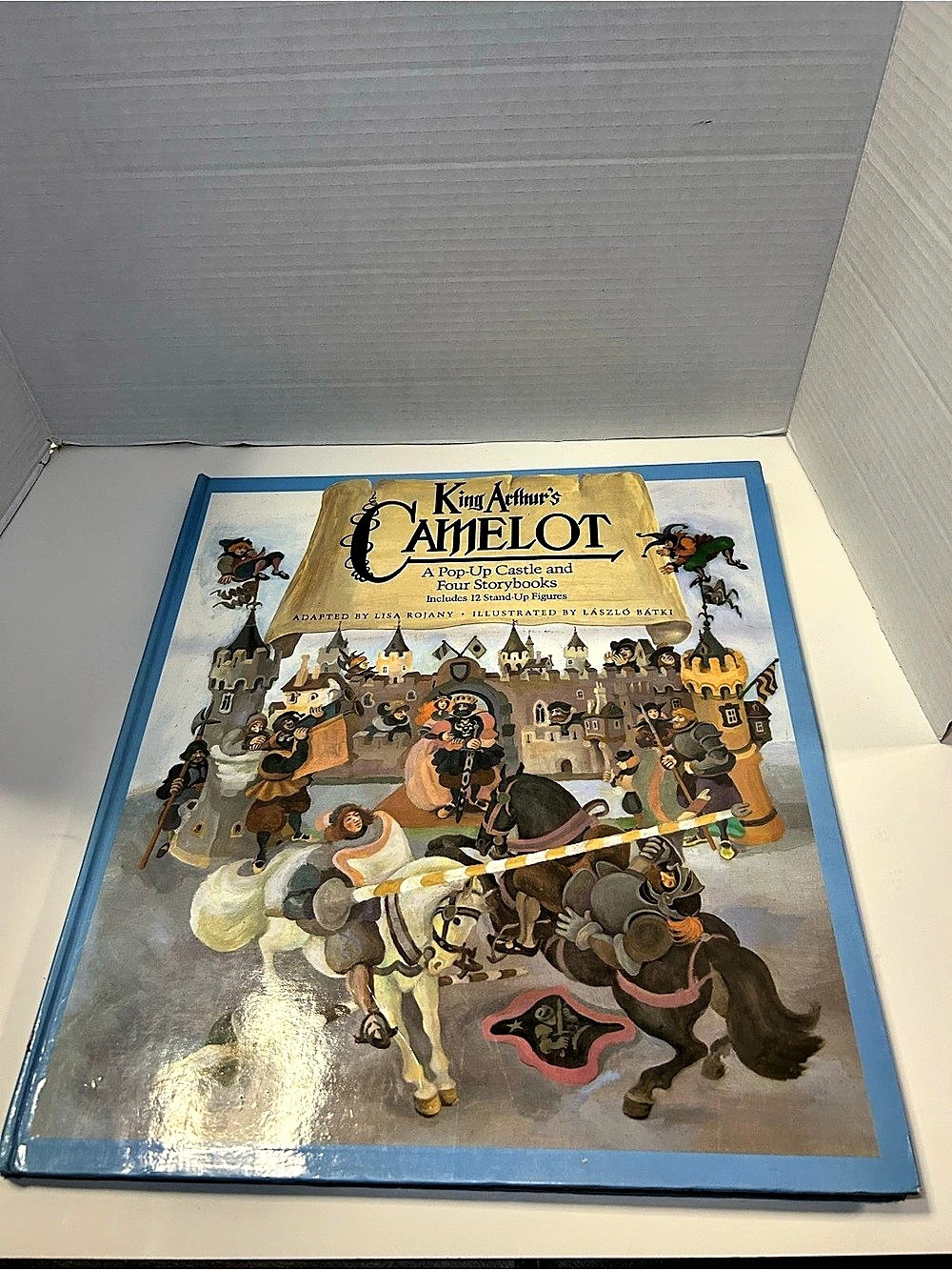 Dutton Children's Books King Arthur's Camelot: A Pop-Up Castle and Four